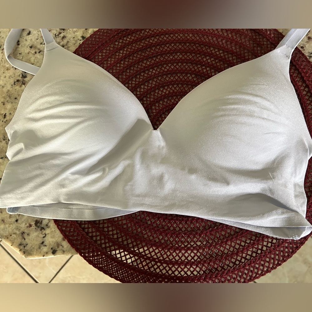 PINK Victoria's Secret White Bra